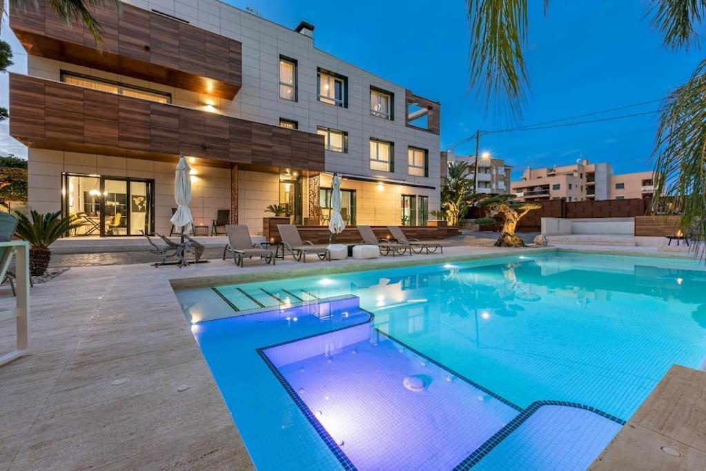 迈阿密普拉特亚Lusso E Relax Con Piscina A 2 Minuti Dal Mare公寓 外观 照片